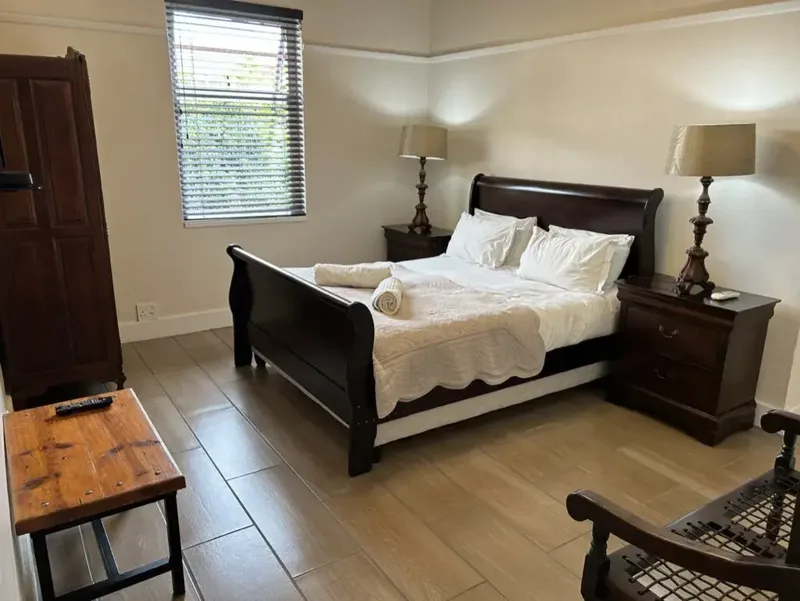 Superior Room 3: Spacious bedroom
