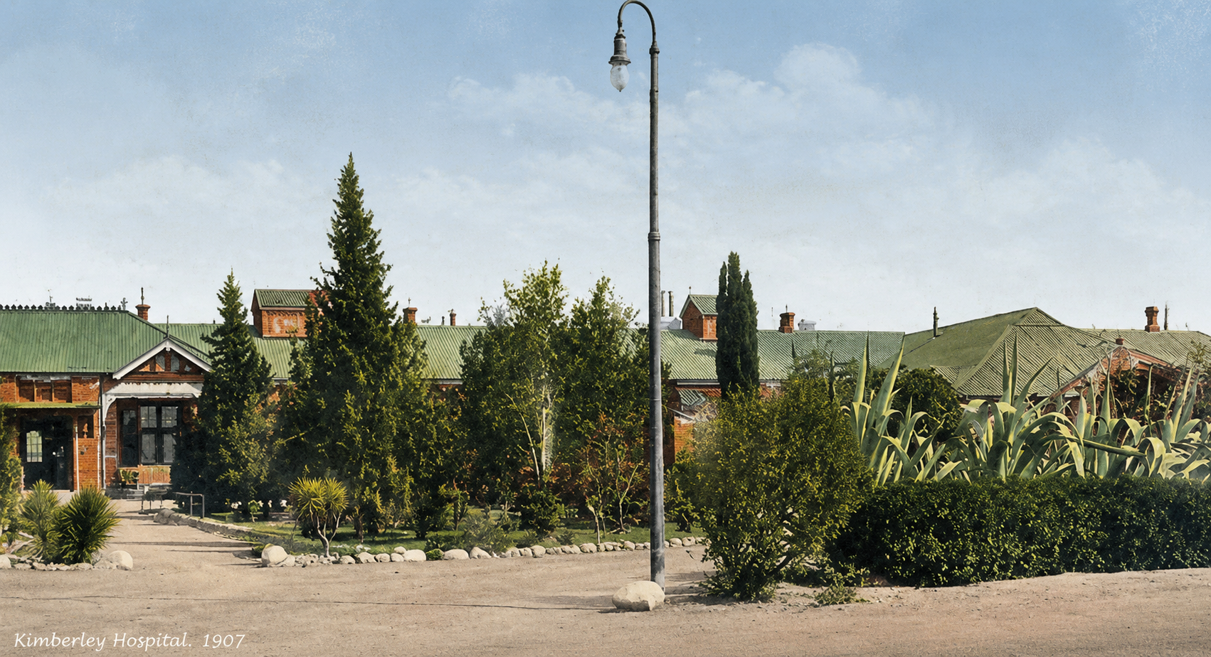 Colourised phto of Kimberley Hospitak in 1907