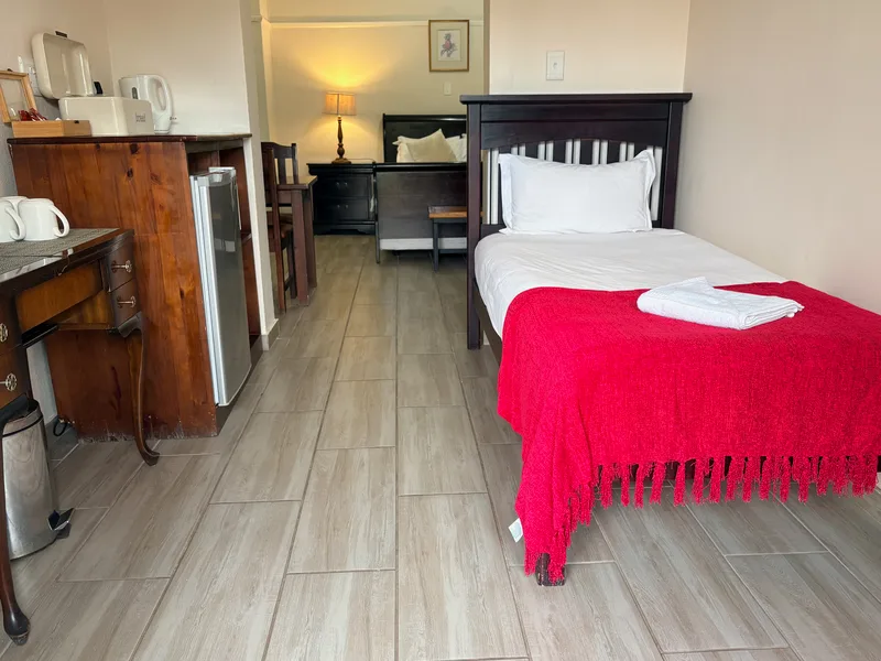 Room 6 single bed