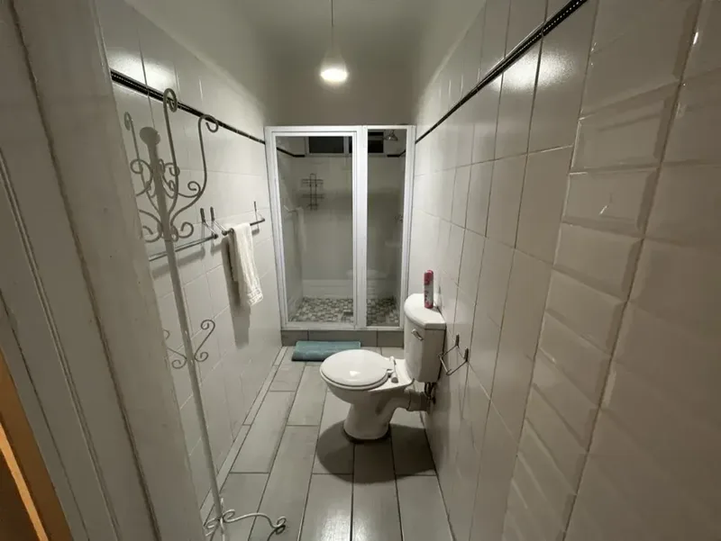 Room 3 Ensuite (shower)