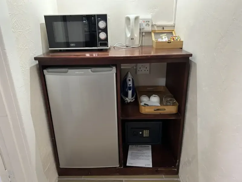 Room 4 refreshment area
