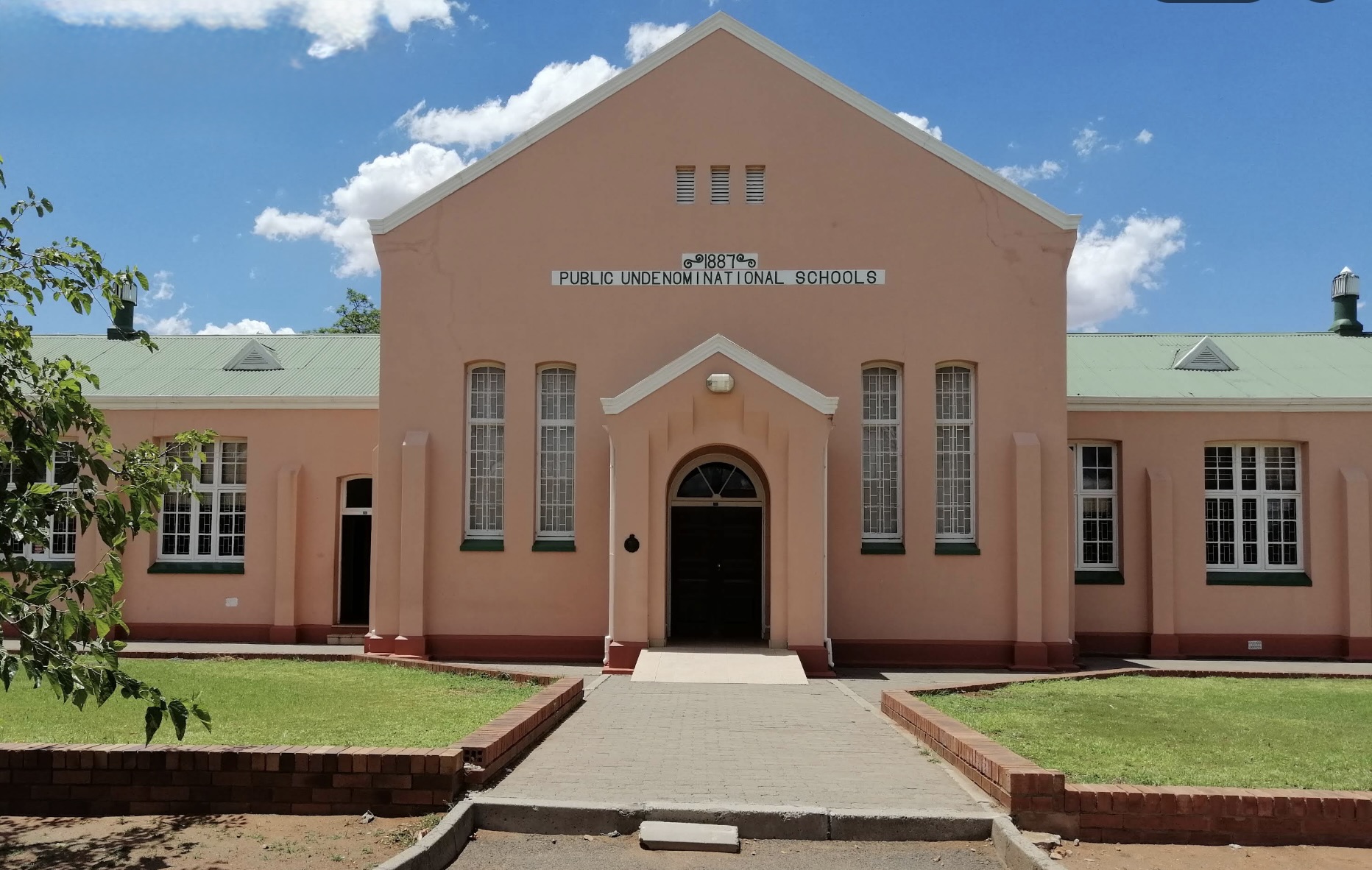 Public Undenominational Schools in Kimberley moved to a purpose-built school in Lanyon Terrace